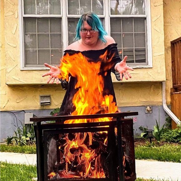 Meet your Posher, Em - Picture 3 of 3